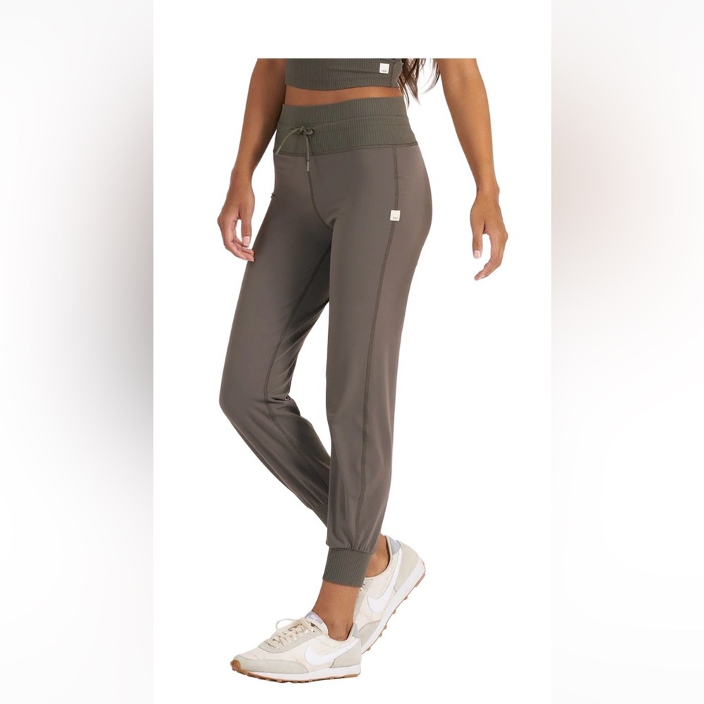 Vuori Women's Oregano Daily Joggers